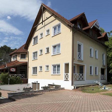 Hotel Francoise Balatonlelle Eksteriør bilde