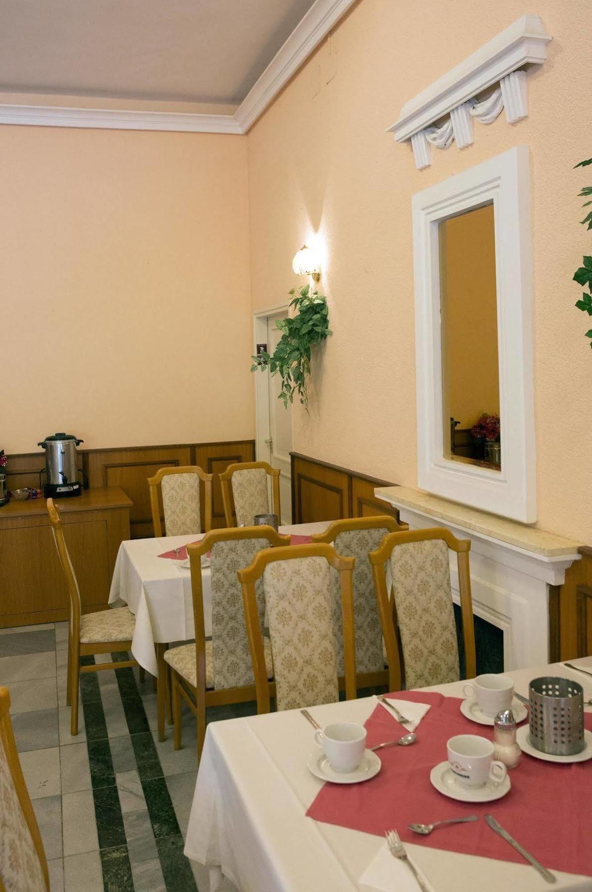 Hotel Francoise Balatonlelle Eksteriør bilde